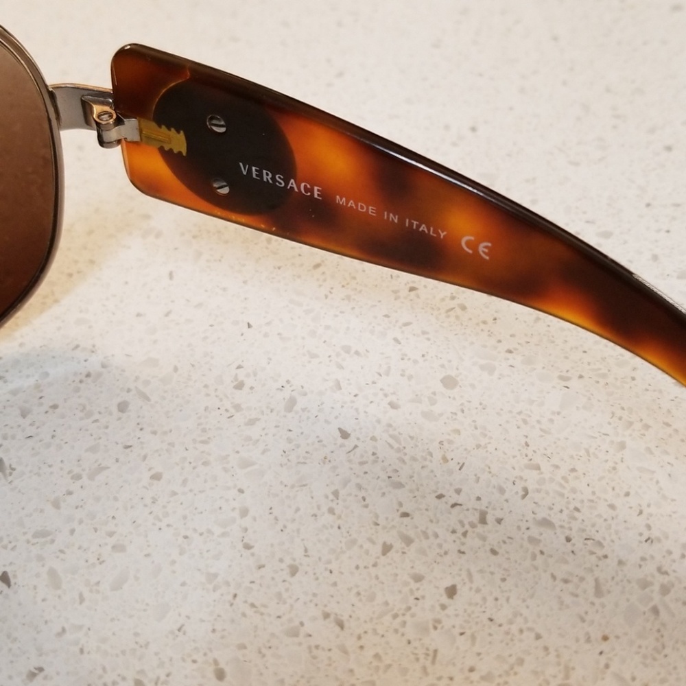 Authentic Beautiful Versace Sunglasses 2061-B - Picture 6 of 8